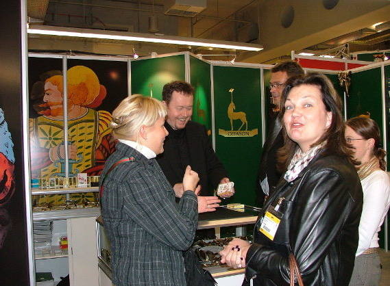 Peter entertaining booth visitors